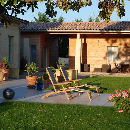 Les Ambeles Bed and Breakfast 4*