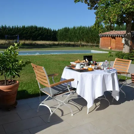 Les Ambeles Bed and Breakfast 4*