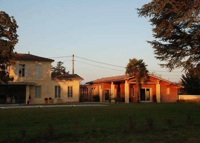 فندق مبيت وإفطار Les Ambeles 4*