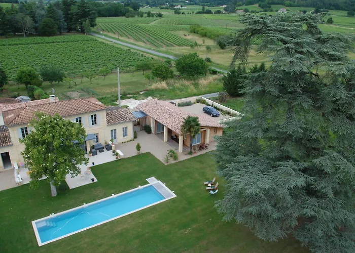 فندق مبيت وإفطار Les Ambeles 4*