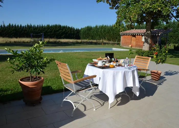 Les Ambeles فندق مبيت وإفطار 4*